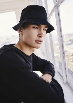 Шапка идиотка в черно Flexfit Cotton Twill Bucket Hat