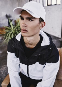 Шапка с козирка в бял цвят Low Profile Cotton Twill  Шапка с козирка в бял цвят Low Profile Cotton Twill