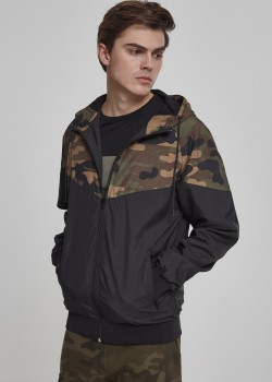 Мъжко спортно яке Urban Classics в черно с камуфлаж Мъжко спортно яке Urban Classics в черно с камуфлаж