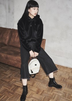 Дамски дънки в черен цвят Urban Classics  Ladies Denim Culotte black washed  Дамски дънки в черен цвят Urban Classics  Ladies Denim Culotte black washed