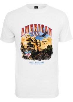 Мъжка тениска в бял цвят Mister Tee American Life Mount Roushmore Мъжка тениска в бял цвят Mister Tee American Life Mount Roushmore