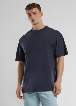 Мъжка тениска в тъмносиньо Urban Classics UC Signature Logo Мъжка тениска в тъмносиньо Urban Classics UC Signature Logo