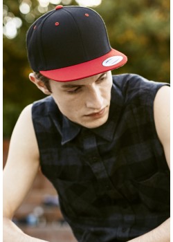 Шапка с козирка в черно Mister Tee Classic Snapback 2-Tone