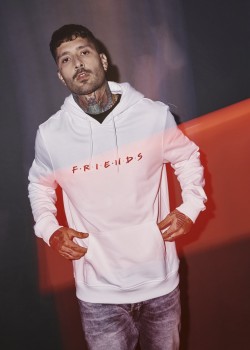 Изчистен бял суичър Friends Logo EMB
