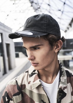 Шапка с козирка Low Profile Destroyed Cap black one size